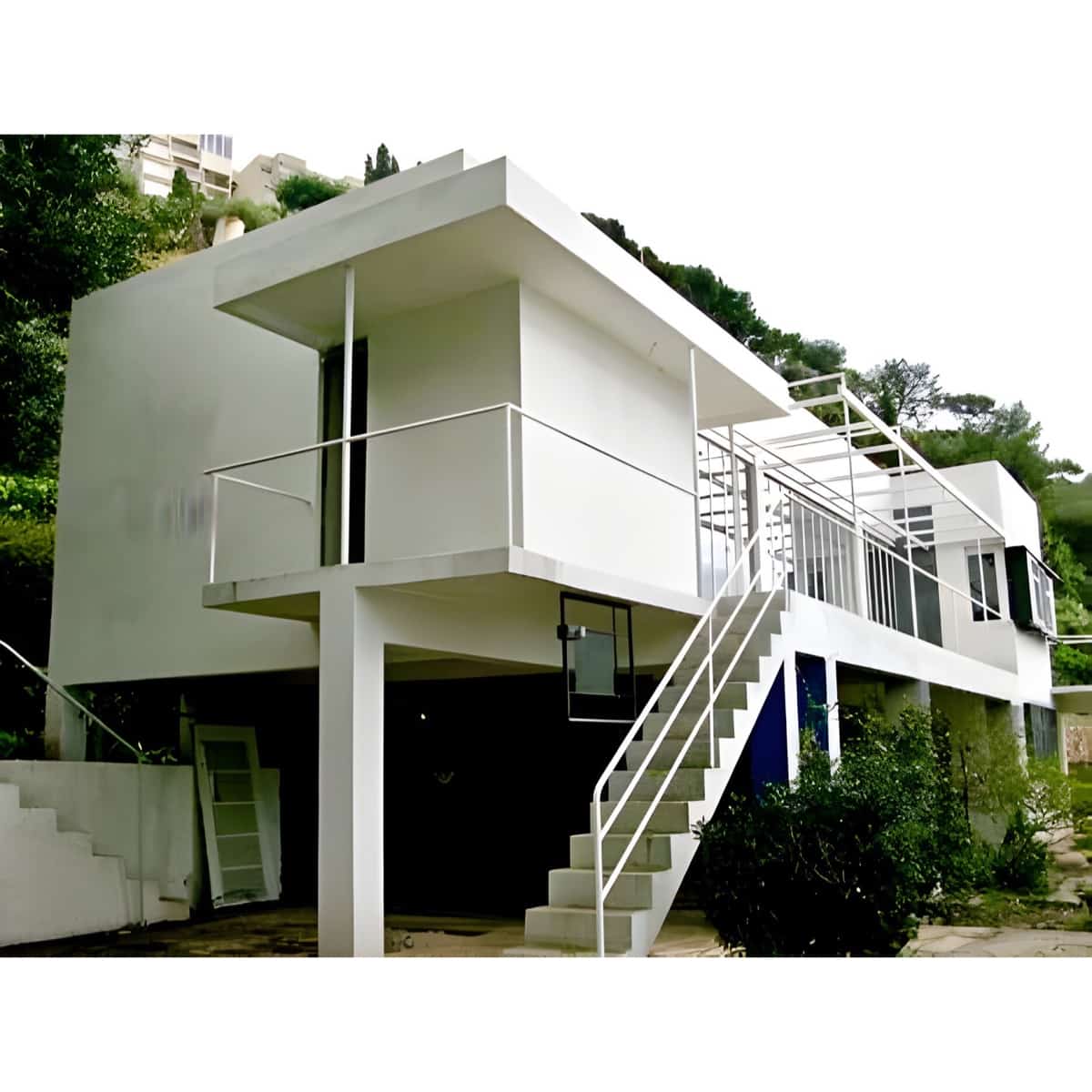 Le Corbusier, Eileen Gray, and the E1027 House: Unveiling the 