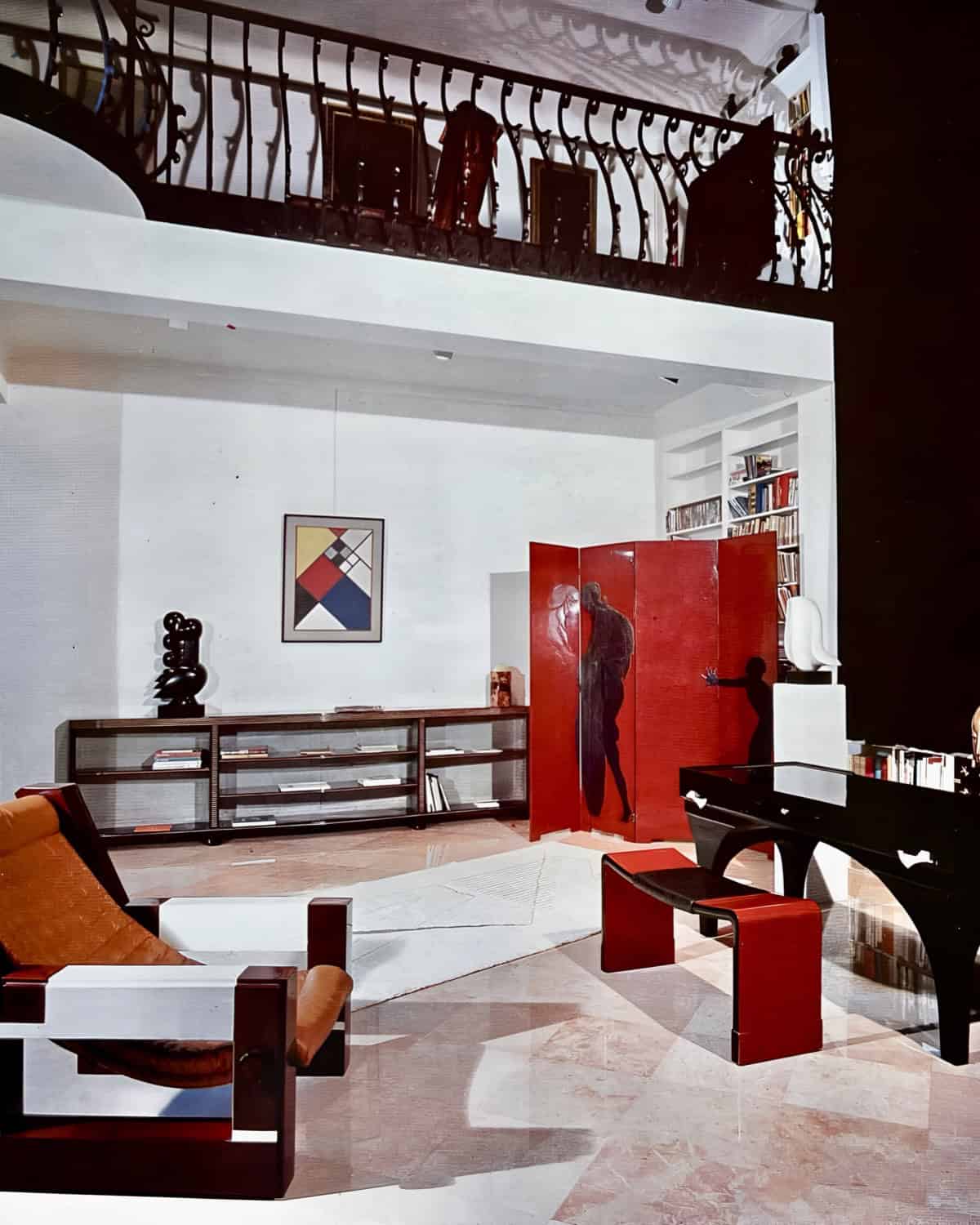 eileen gray red screen interior