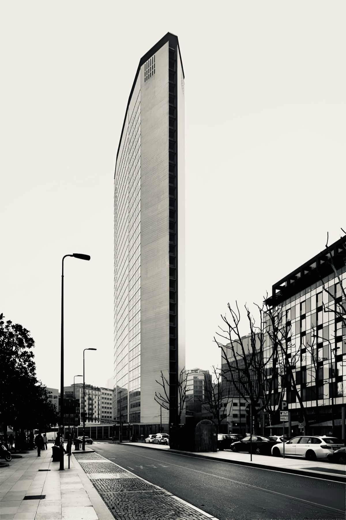 gio ponti designed pirelli tower