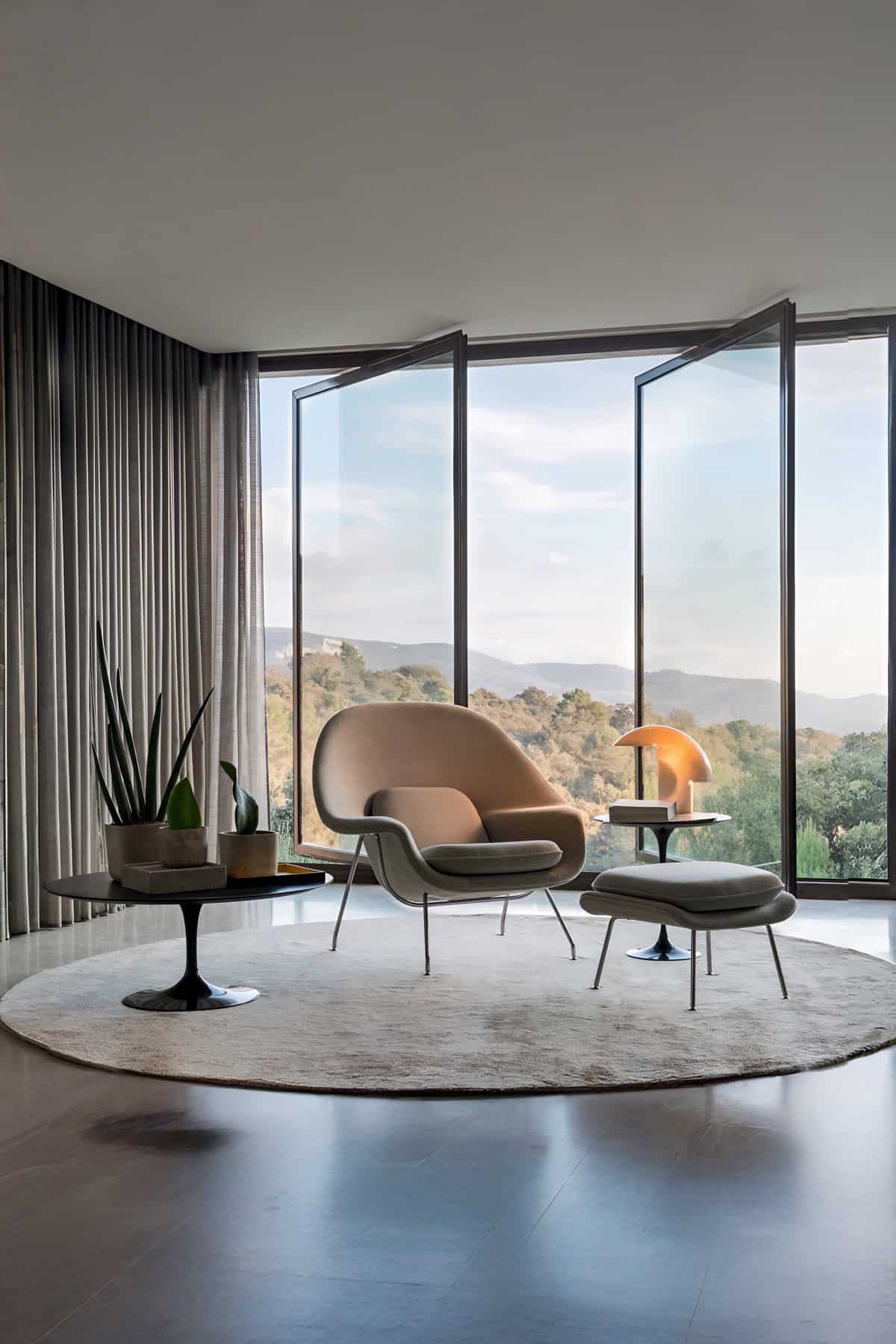 Eero Saarinen modernist furniture design _10