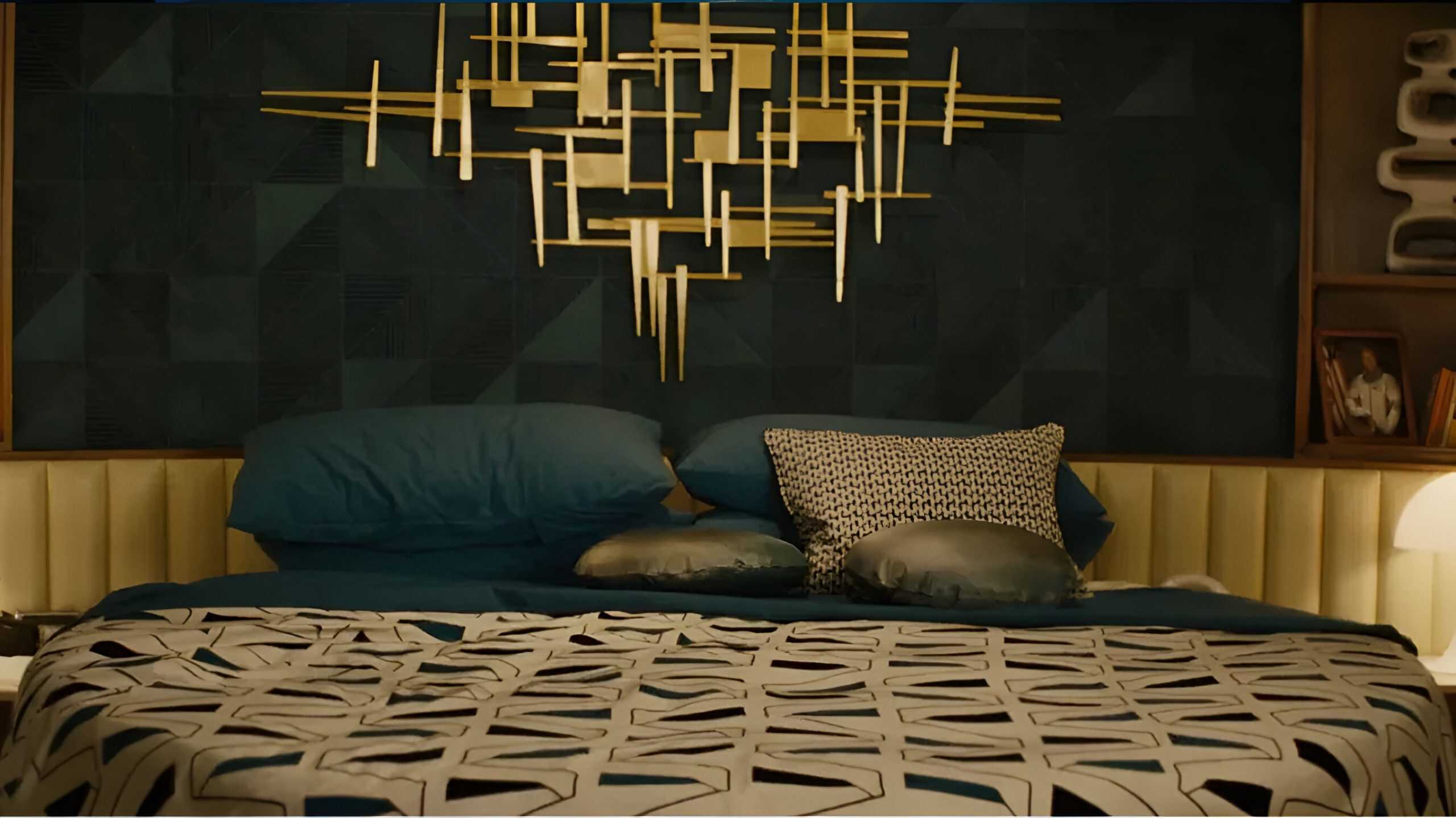 Fantastic Four Round Milo Baughman Bed