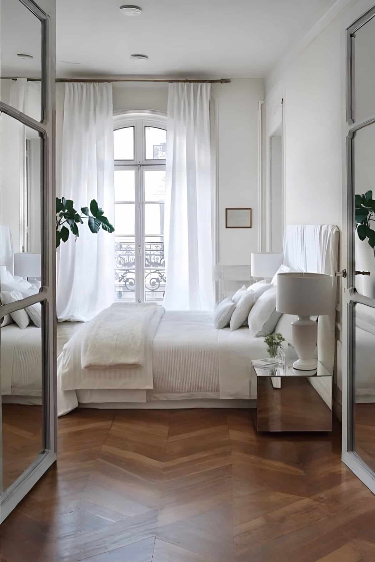 Parisian Bedroom Interiors Inspo-16